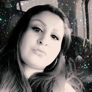 Meet your Posher, Noelizabeth